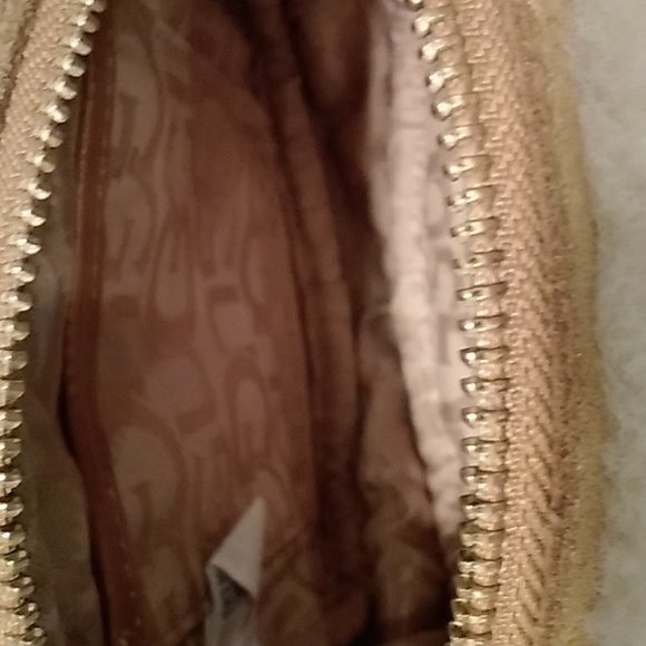 UGG Crossbody - Picture 4 of 6